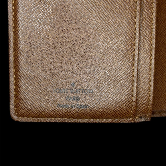 LOUIE VUITTON Vintage Monogram Kiss Lock Wallet. - Picture 8 of 9